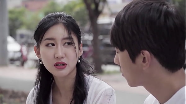 Em gái thất tình được anh bạn thân gạ địt