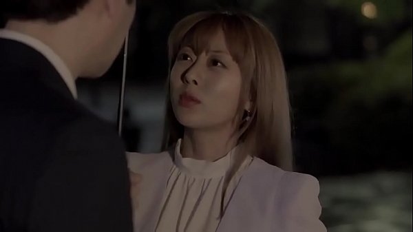 Em nữ nhân viên dâm đãng quyến rũ gạ địt anh đồng nghiệp cặc bự