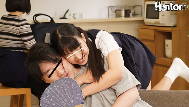 Cháu gái dâm đãng gạ địt chú họ căc bự