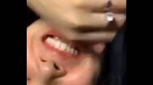 Gái xinh khoe hàng trên mạng