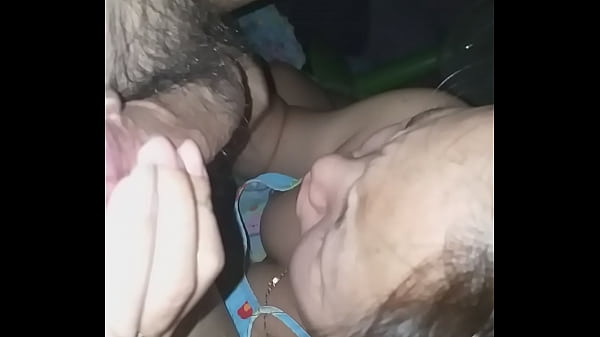 Tôi đang ngủ thì con ghệ dậy bú cu