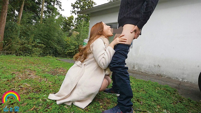 Người chị kế dâm dục ra sau vườn bú cu em trai
