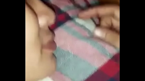 Cô vợ hư hỏng muốn tôi doggy vào mông ẻm
