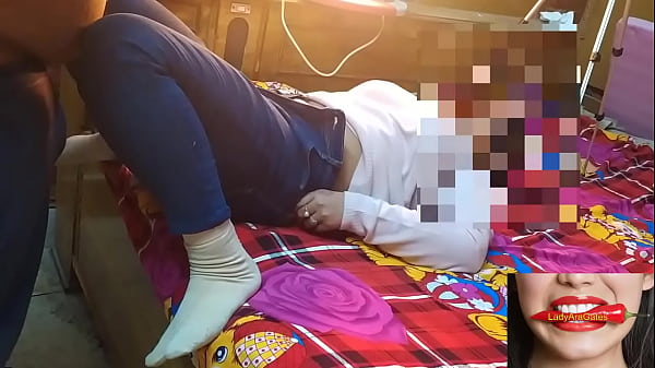 Em gái quần jeans thích chơi lút cán vcl