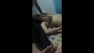 Cô nàng nhậu xỉn bị quay lén làm tình